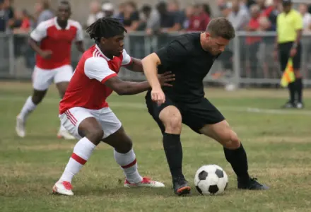 Noni Madueke déjà sous pression à Arsenal