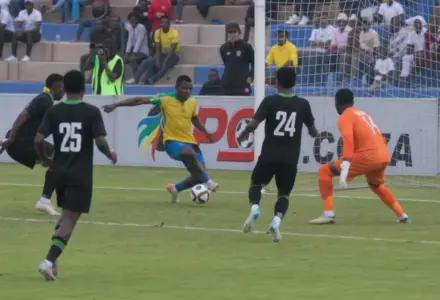 Lazola Maku en route vers Mamelodi Sundowns selon les informations de Soccer Laduma