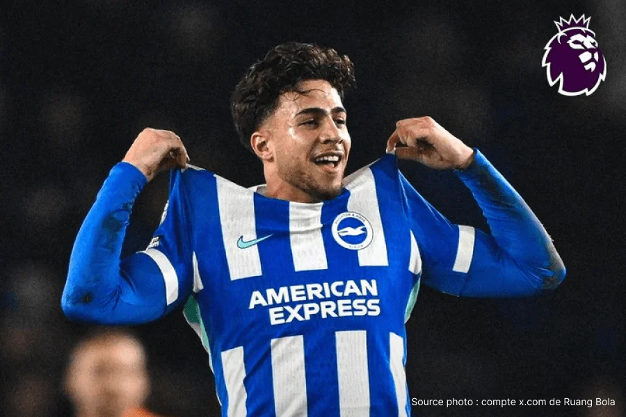 Charalampos Kostoulas exécute retourné acrobatique contre Bournemouth