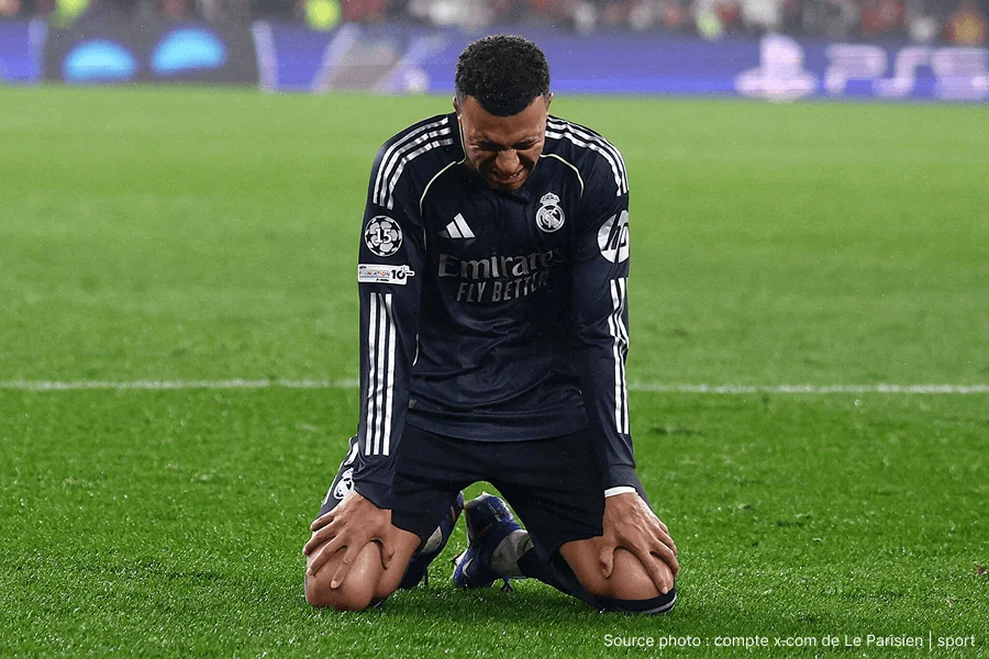 Kylian Mbappé célébrant but Real Madrid maillot blanc numéro 10 saison 2025-26