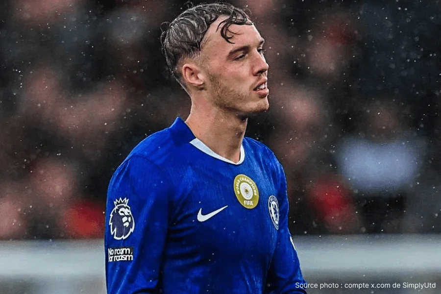 Cole Palmer milieu offensif Chelsea maillot bleu action match Premier League