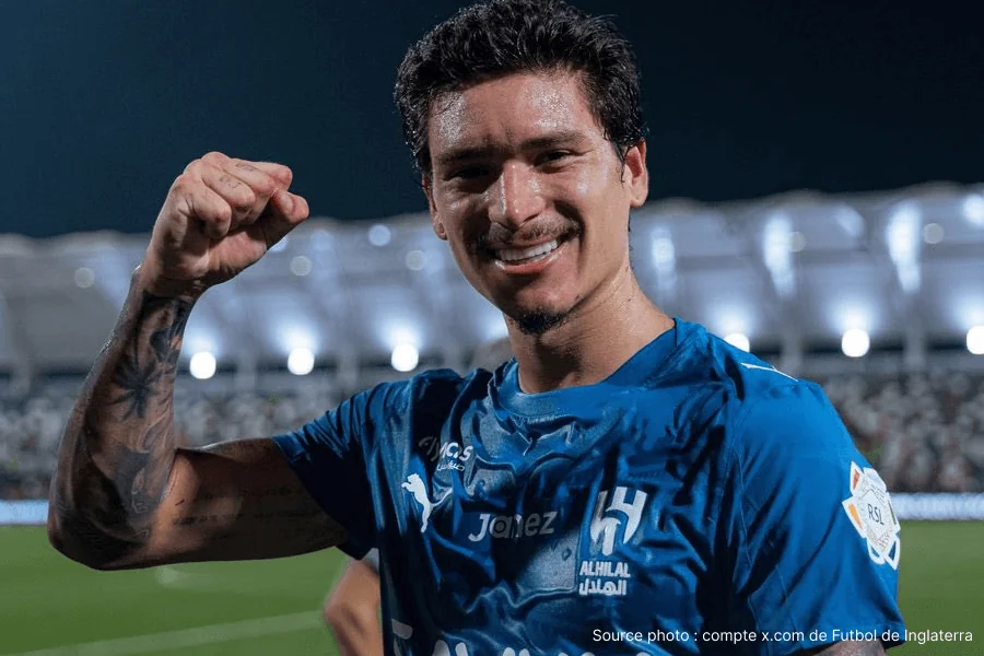 Darwin Nunez attaquant Al-Hilal maillot bleu Saudi Pro League 2026
