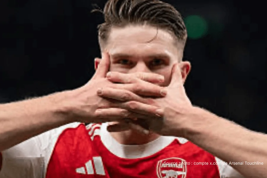 Viktor Gyokeres en maillot rouge d'Arsenal lors d'un match de Premier League 2026
