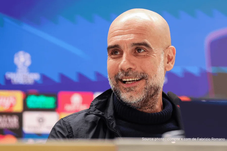 Pep Guardiola Manchester City donne des instructions tactiques sur le bord du terrain