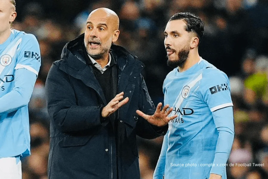 Manchester City joueurs célèbrent troisième but Chelsea deuxième période avril 2026