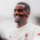 Alexander Isak barbe nouvelle retour entraînement collectif Liverpool 2 avril 2026