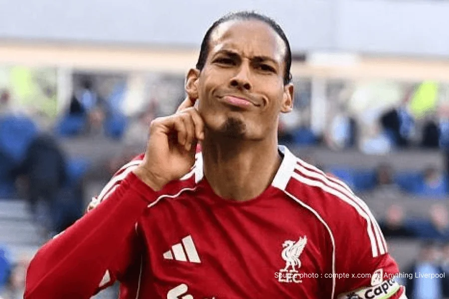 Virgil van Dijk marque de la tête Everton Liverpool 100e minute 2026