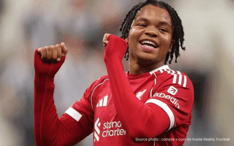 Rio Ngumoha célébrant son but historique contre Newcastle en Premier League août 2025