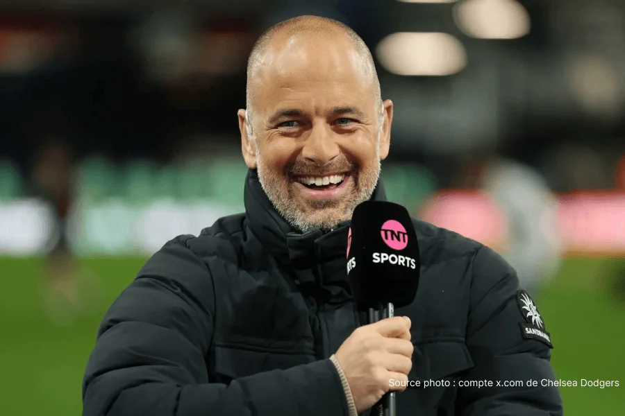 Joe Cole consultant TV analysant Liverpool lors d'un match de Premier League 2026