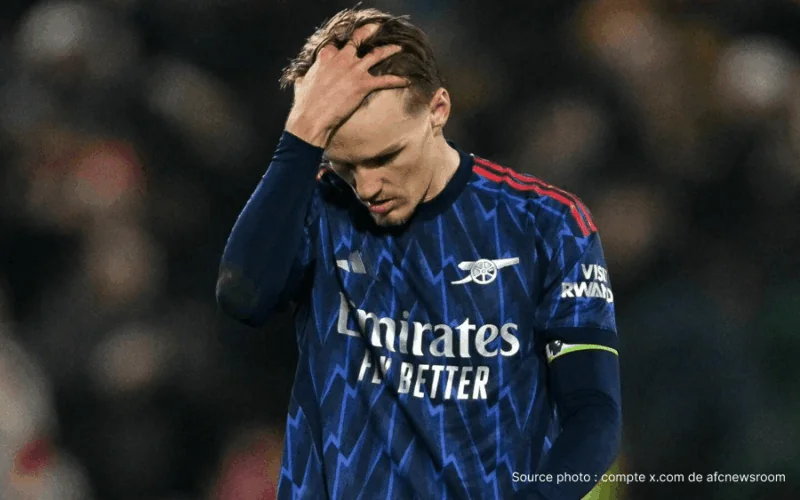 Martin Odegaard sort blessé Arsenal Sporting CP Alvalade Stadium avril 2026