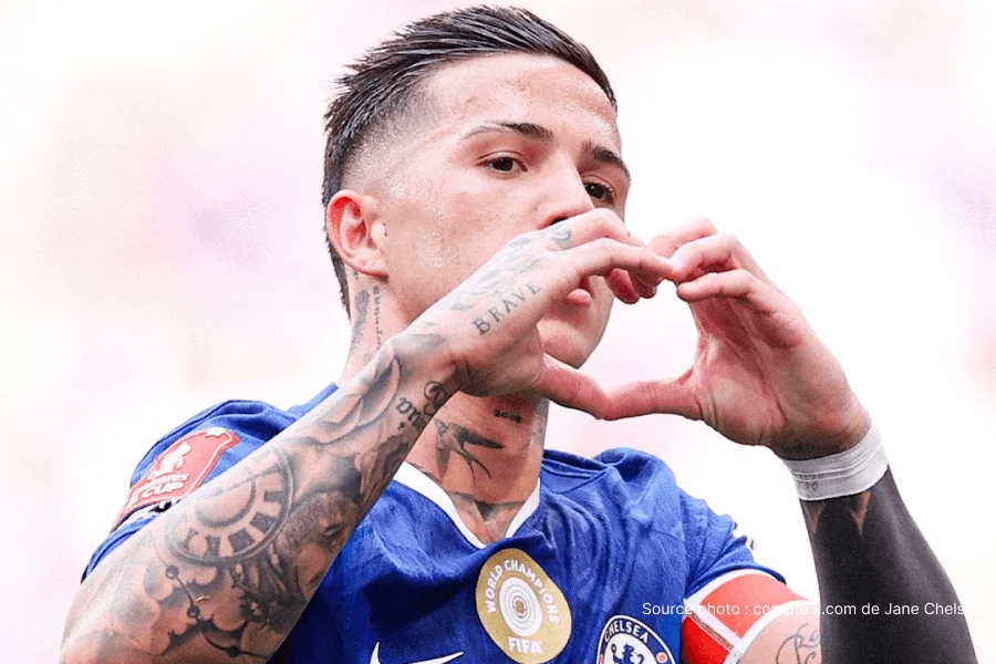Enzo Fernandez milieu Chelsea Premier League saison 2025-2026