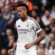 Éder Militão Real Madrid sort blessé en boitant avant la mi-temps contre Alavés