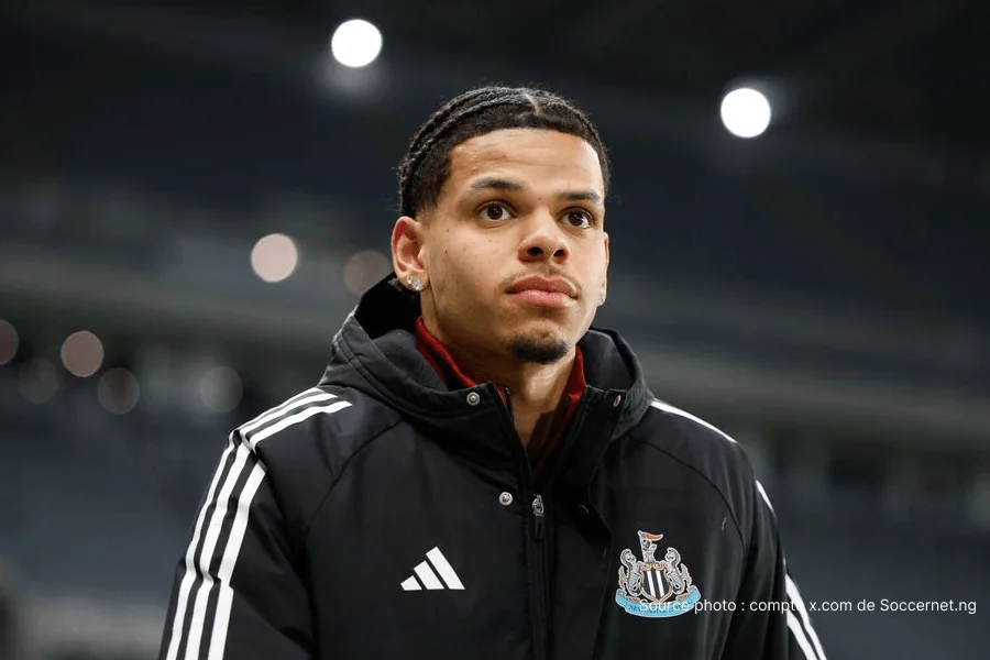 William Osula attaquant titulaire de Newcastle lors d'un match de Premier League