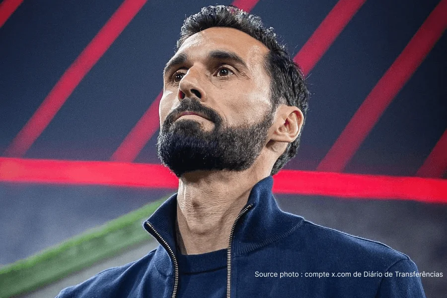 Álvaro Arbeloa entraîneur du Real Madrid à Valdebebas — critiqué pour son absence de réaction lors de l'altercation Valverde Tchouameni Real Madrid mai 2026