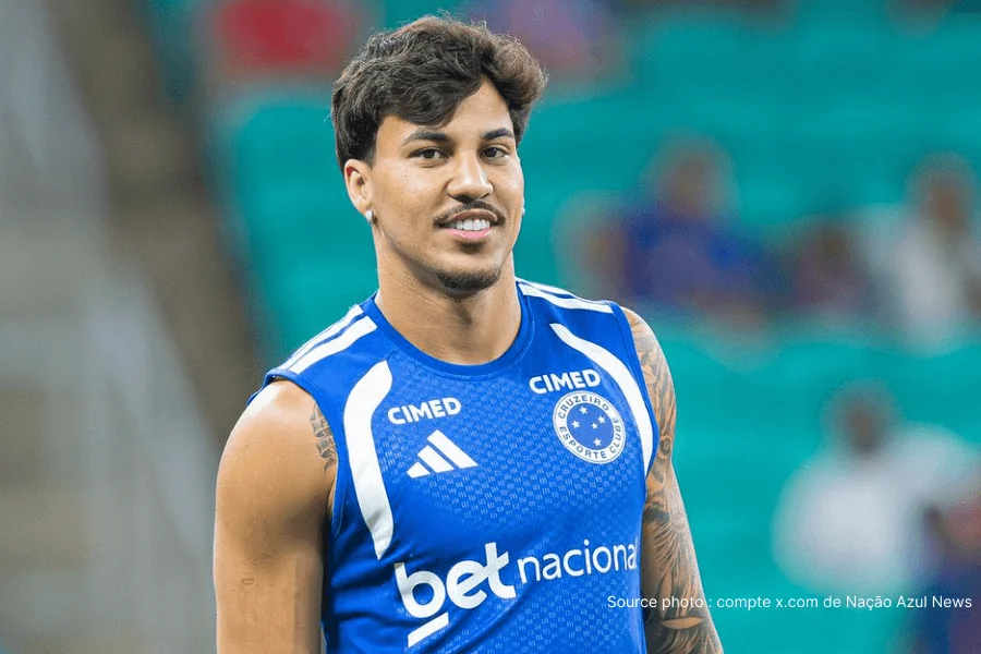 Kaio Jorge attaquant Cruzeiro célèbre un but au Mineirão en Copa Libertadores 2026 – dans le viseur du FC Barcelone comme successeur de Lewandowski