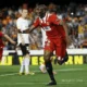 Stéphane Mbia analyse avant Fribourg Aston Villa finale Europa League 20 mai 2026 au Beşiktaş Park Istanbul