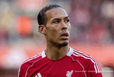 Virgil van Dijk capitaine Liverpool déçu après défaite Old Trafford mai 2026