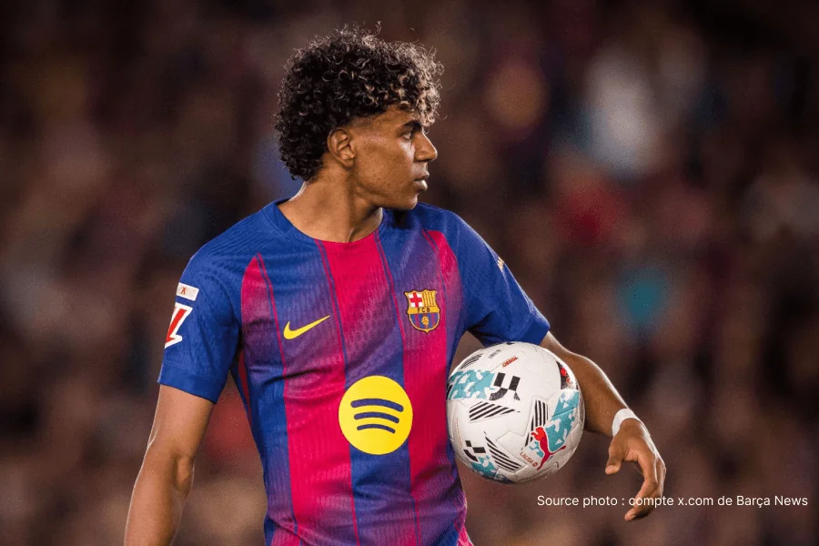 Lamine Yamal dribble maillot Espagne Coupe du Monde 2026