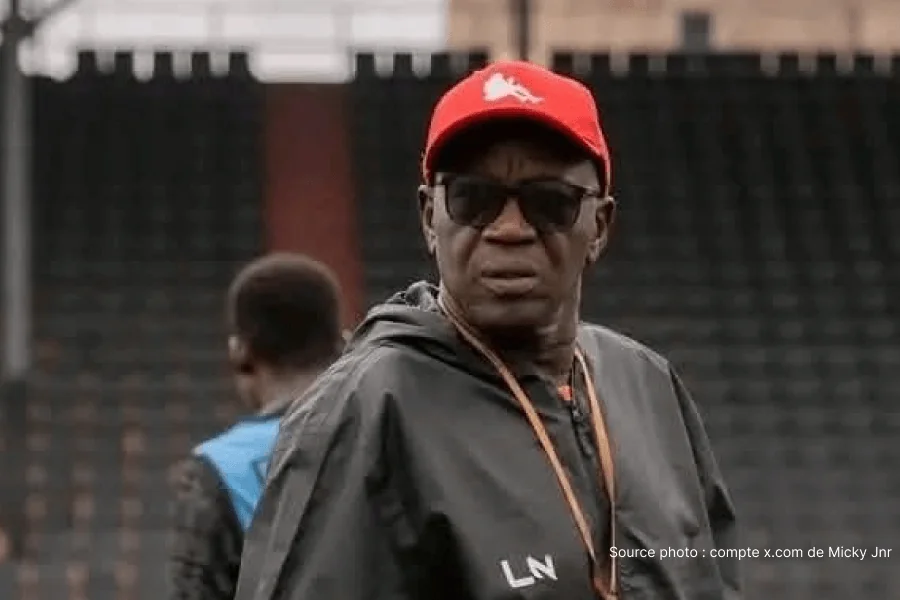 Lamine Ndiaye entraîneur USM Alger en conférence de presse avant la finale Zamalek USM Alger 9 mai 2026 au Stade du 5 Juillet 1962 Alger