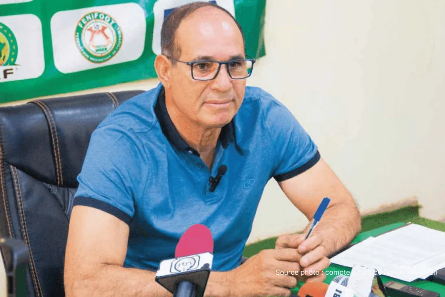 Badou Zaki sélectionneur du Niger lors du MENA Day FENIFOOT Niamey 23 mai 2026 – préparation Bénin Niger 5 juin 2026